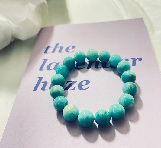 close up amazonite bracelet 